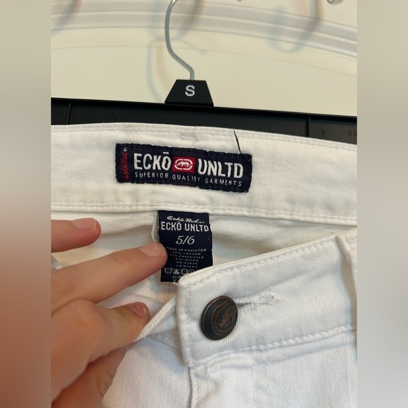 Ecko Unlimited womans White bermuda Shorts - Picture 2 of 9